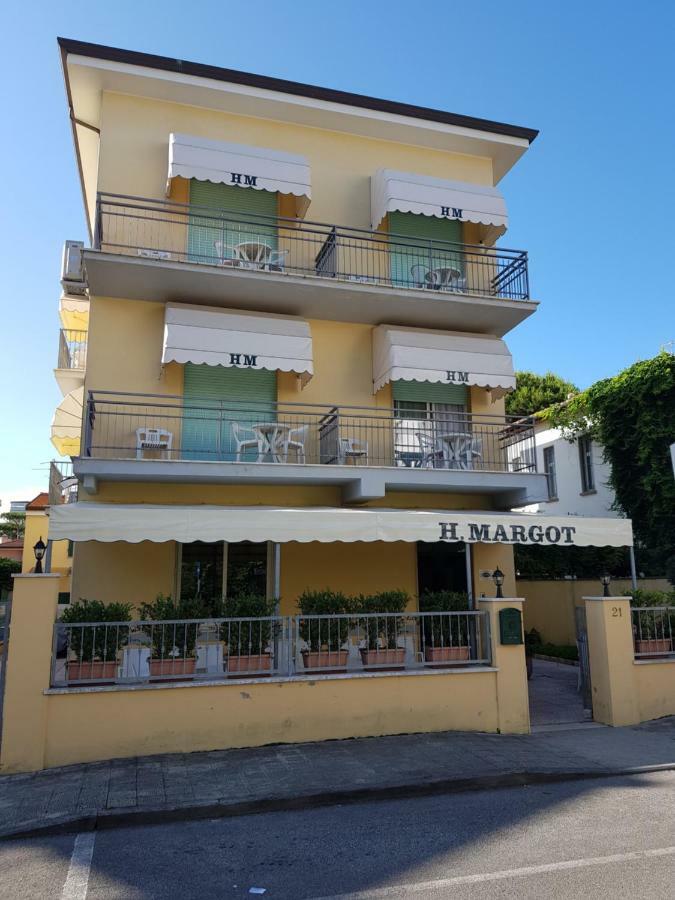 Hotel Margot Lido di Camaiore Exteriör bild